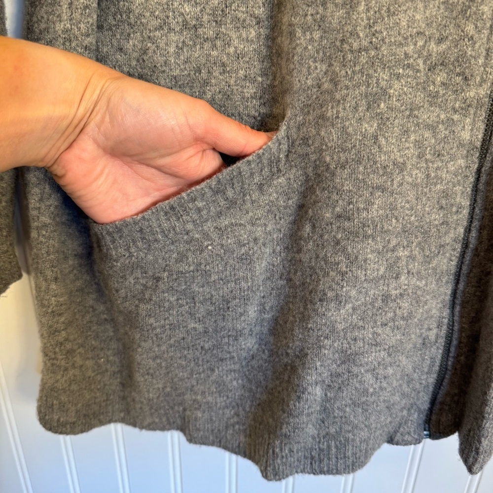 Ellen Tracy 100% Wool Oversized Full Zip Up Long Cardigan Gray Size Medium - Picture 5 of 14